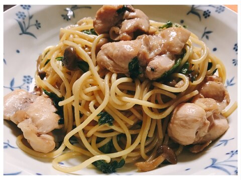 鶏肉ごろごろ☆鶏肉とサニーレタスの和風パスタ